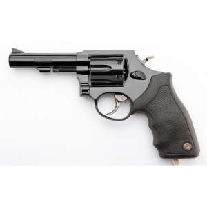 REVÓLVER TAURUS RT82 - 4 POLEGADAS - CALIBRE .38 SPL - 6 TIROS